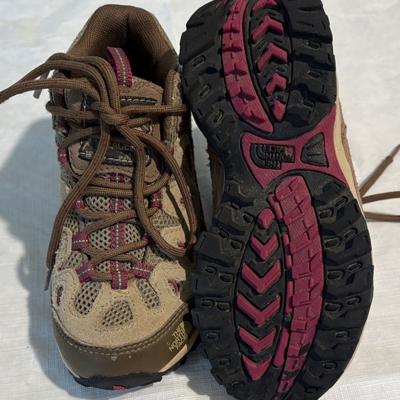 Kids The North Face Brown and Pink Boots - Picture 6 of 9